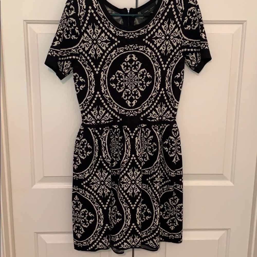 Short Sleeved Sweater Dress with Exposed Zipper